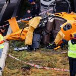 Milagro y susto en Madrid: un helicóptero se estrelló en una autopista repleta de autos