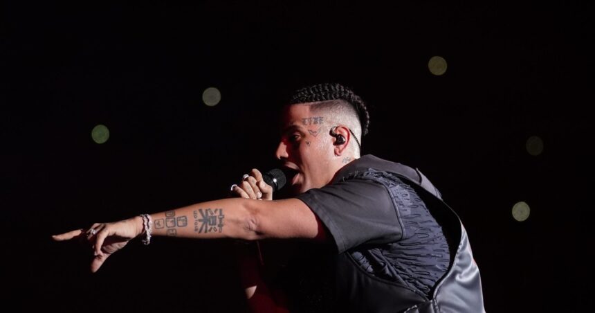 Duki hizo vibrar el estadio de River, repleto, en una noche histórica para la música urbana Duki hizo vibrar el estadio de River, repleto, en una noche histórica para la música urbana