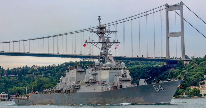 Estados Unidos confirmó que uno de sus buques de guerra fue atacado en el Mar Rojo Estados Unidos confirmó que uno de sus buques de guerra fue atacado en el Mar Rojo