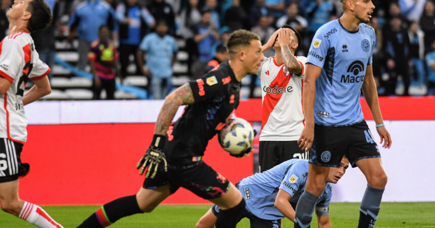 River vs Belgrano: el offside milimétrico de Jara que vio el VAR en Córdoba