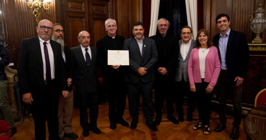 La Legislatura declaró “de interés cultural” el suplemento Valores Religiosos de Clarín La Legislatura declaró “de interés cultural” el suplemento Valores Religiosos de Clarín