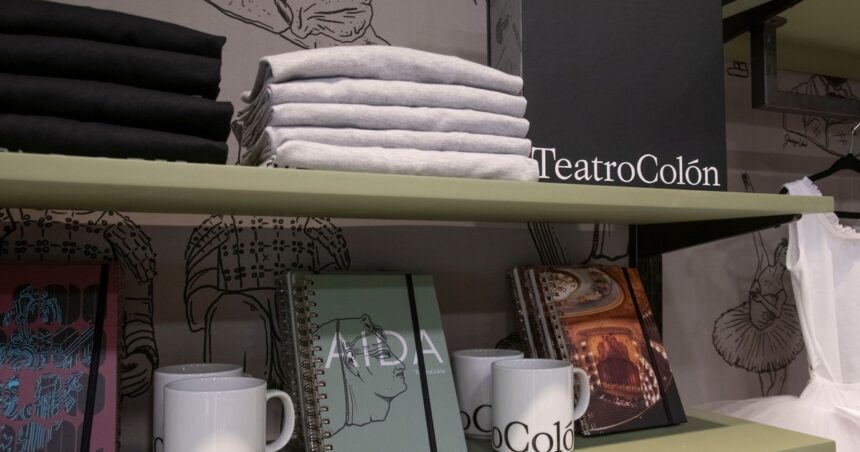 El Teatro Colón abre su propia tienda, una “caja mágica de recuerdos” El Teatro Colón abre su propia tienda, una “caja mágica de recuerdos”