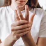 Esclerosis múltiple: identifican cinco síntomas que pueden ser una alerta temprana