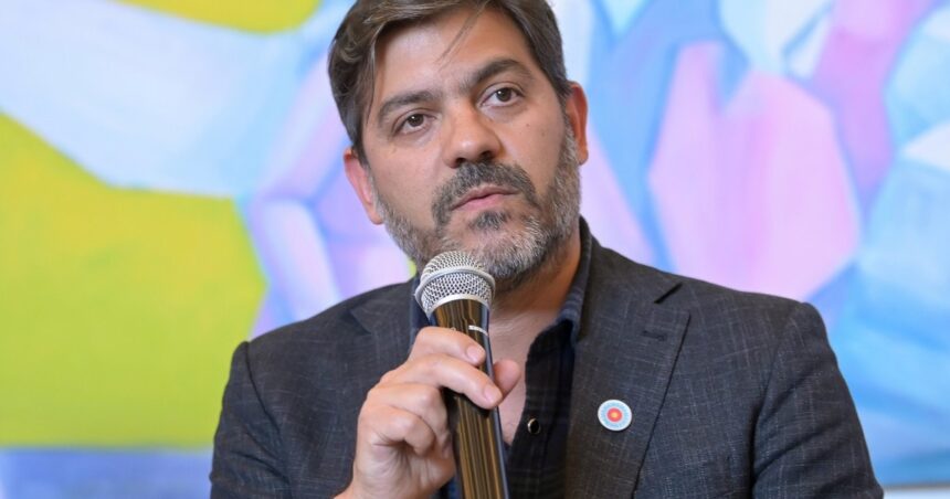 El Gobierno de Axel Kicillof no descarta imprimir su propia moneda El Gobierno de Axel Kicillof no descarta imprimir su propia moneda