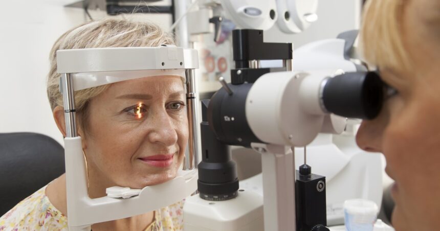 Presión ocular: cada cuánto medirla a partir de los 40 para evitar el glaucoma