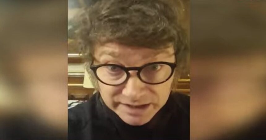 Javier Milei donó su último sueldo como diputado en un vivo de Instagram: “La palabra se cumple” Javier Milei donó su último sueldo como diputado en un vivo de Instagram: “La palabra se cumple”