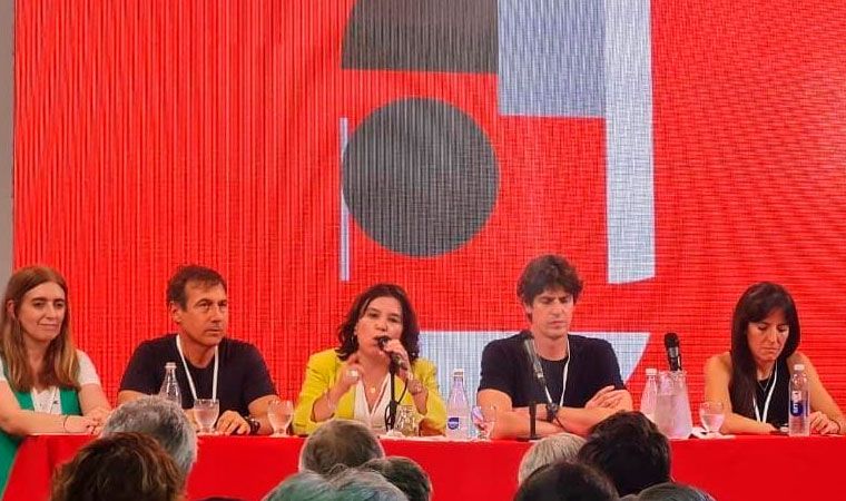 Inés Brizuela y Doria fue elegida vicepresidenta primera de la UCR Nacional Inés Brizuela y Doria fue elegida vicepresidenta primera de la UCR Nacional