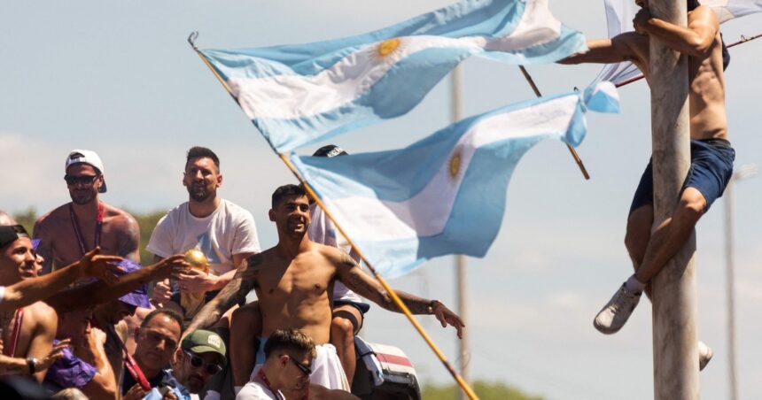 Esos poderes de Messi que Maradona no tuvo
