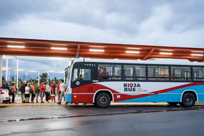 Rioja Bus informó sobre el servicio en las fiestas Rioja Bus informó sobre el servicio en las fiestas