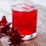 Para qué sirve tomar agua de Jamaica y cuál es la mejor hora para consumirla
