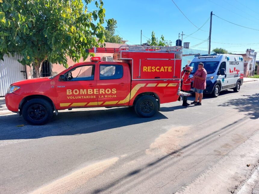 Una mujer debió ser trasladada al hospital tras caerse de una motocicleta Una mujer debió ser trasladada al hospital tras caerse de una motocicleta
