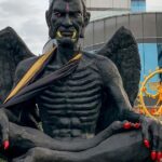 Llevaron a un lugar desconocido la estatua con aspecto demoníaco