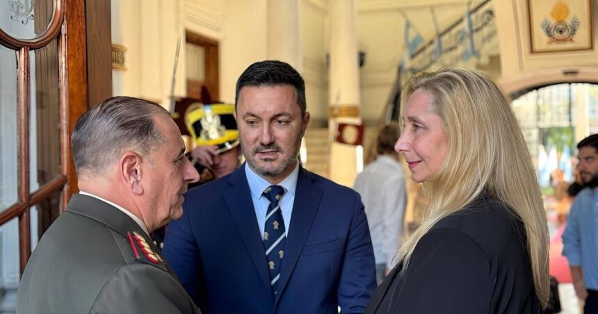 En el Gobierno tratan de justificar la purga en el Ejército en la necesidad de reducir costos En el Gobierno tratan de justificar la purga en el Ejército en la necesidad de reducir costos