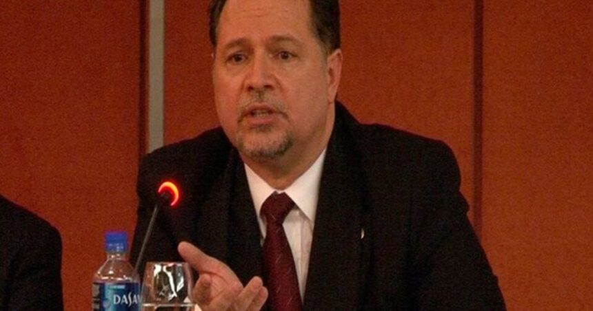 Quiénes son los dos jueces que suspendieron el DNU de Javier Milei
