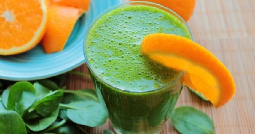 ¿Qué beneficios tiene tomar jugo de naranja con espinaca?