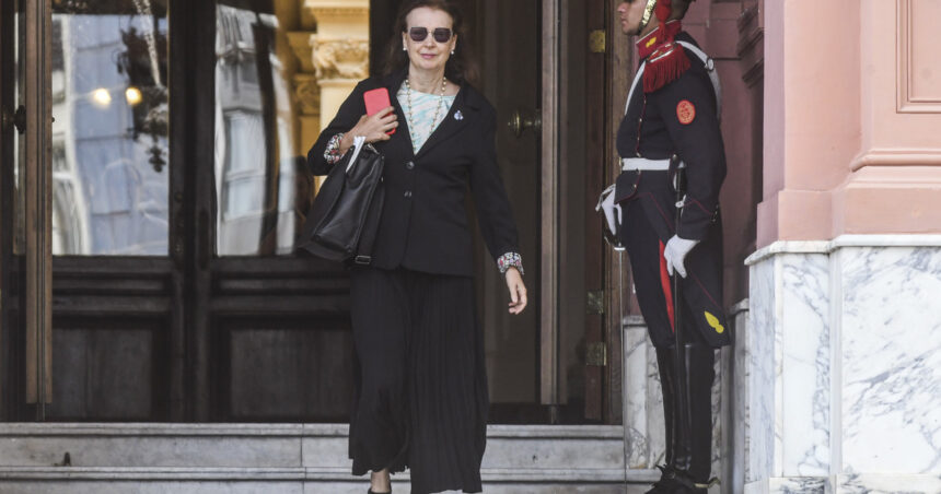 Milei envía al Senado los pliegos de sus primeros siete embajadores políticos