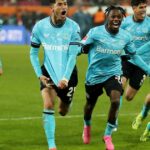 El Tucu Palacios marcó un golazo sobre la hora para que el Bayer Leverkusen siga en la punta