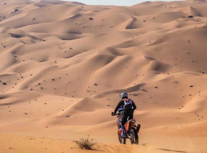 RALLY DAKAR: El riojano Diego Llanos, quedó 18° en la séptima etapa y mejora su performance