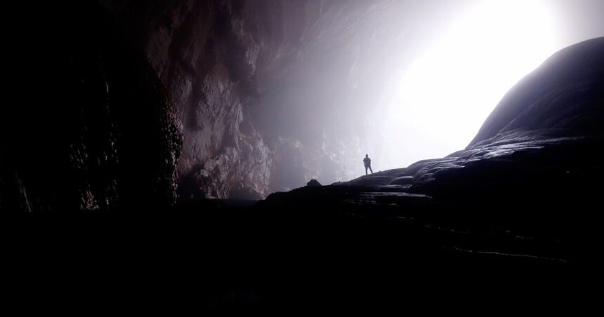 Qué es el mito de la caverna y cómo se puede aplica esta alegoría a la vida Qué es el mito de la caverna y cómo se puede aplica esta alegoría a la vida