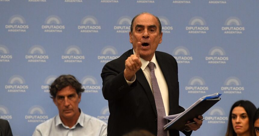 El Gobierno acepta cambios a la ley ómnibus y avanza la negociación con la oposición dialoguista El Gobierno acepta cambios a la ley ómnibus y avanza la negociación con la oposición dialoguista