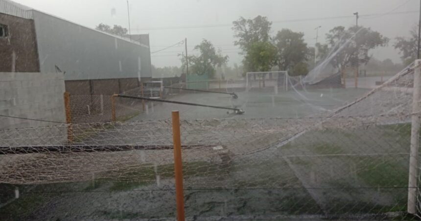 Un temporal con vientos intensos golpeó San Luis y hay alerta amarilla para doce provincias Un temporal con vientos intensos golpeó San Luis y hay alerta amarilla para doce provincias