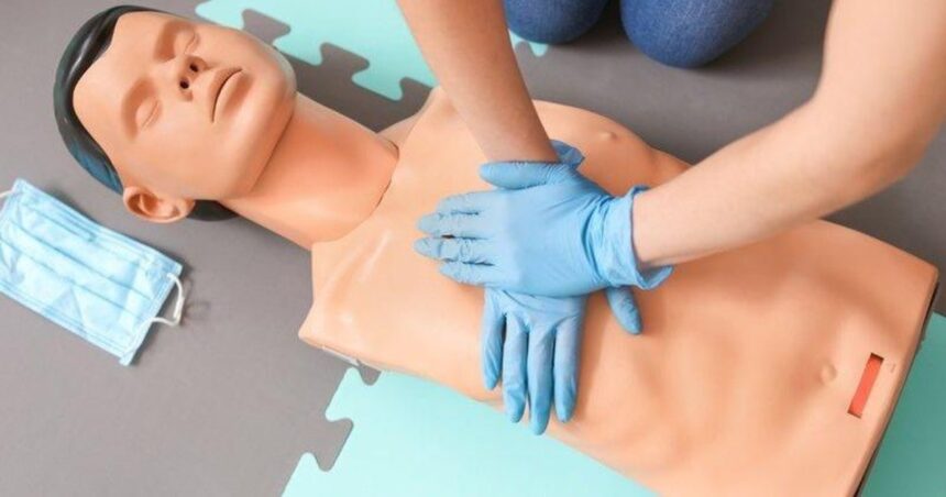 Cómo actuar en caso de una emergencia médica en el trabajo Cómo actuar en caso de una emergencia médica en el trabajo