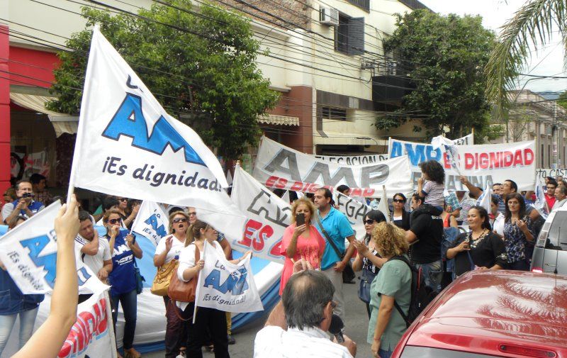 AMP pide que su sueldo básico sea no sea menor de 400 mil pesos AMP pide que su sueldo básico sea no sea menor de 400 mil pesos