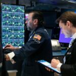 Las principales acciones de Wall Street ganan cada vez más peso: ¿se viene otra burbuja?