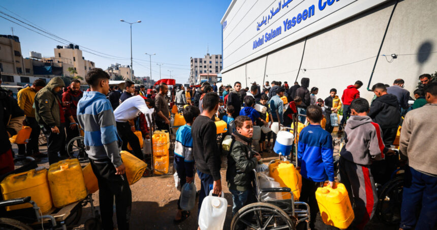 Gaza en invierno, con ropa de verano, sin agua y un bombardeo a la vuelta de la esquina en Rafah Gaza en invierno, con ropa de verano, sin agua y un bombardeo a la vuelta de la esquina en Rafah