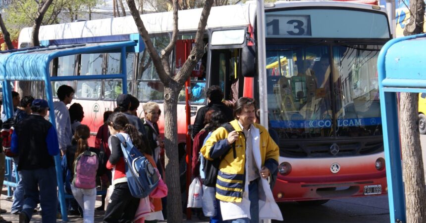 El intendente de Neuquén calculó que el boleto de colectivo se irá a .250 sin el subsidio