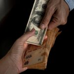 Dólar ahorro: en enero cayó un 86% la cantidad de compradores