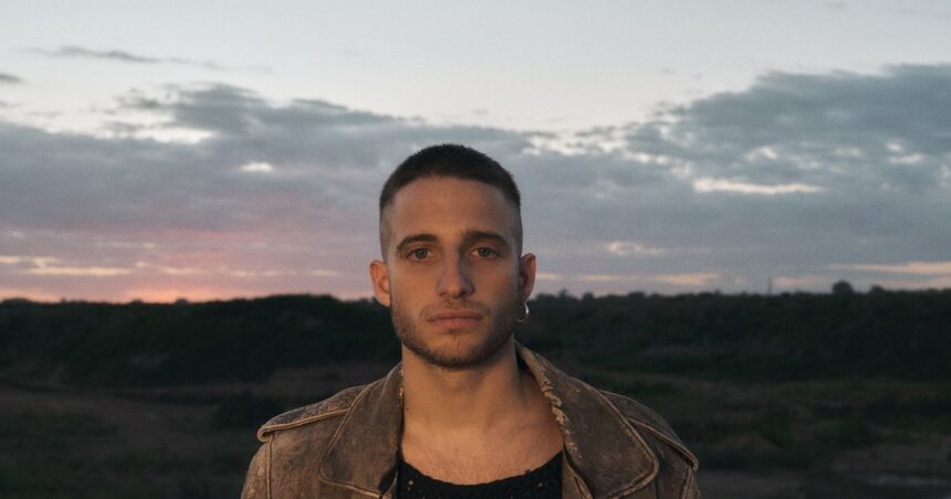 Con qué pionero del rock argentino se juntó Wos para su nuevo hit Con qué pionero del rock argentino se juntó Wos para su nuevo hit