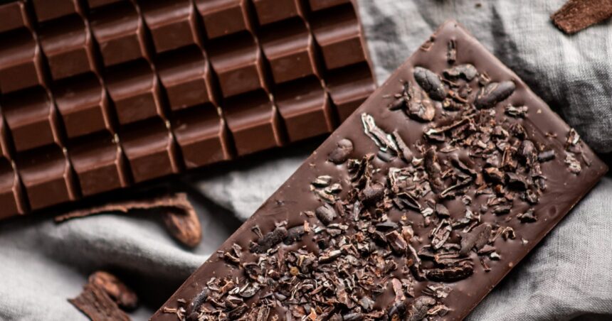 El chocolate, un lujo en Europa: la crisis climática dispara los precios a récords históricos El chocolate, un lujo en Europa: la crisis climática dispara los precios a récords históricos