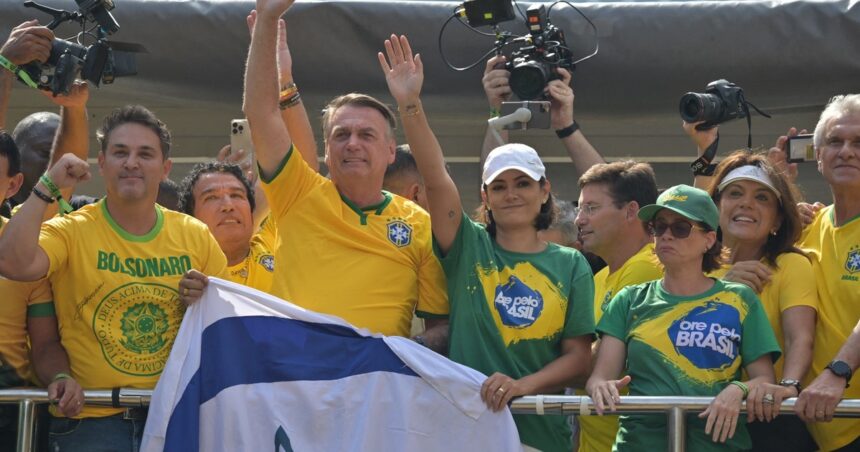 Historias de Brasil: el ruidoso micrófono de Lula da Silva y el agónico desafío de Jair Bolsonaro Historias de Brasil: el ruidoso micrófono de Lula da Silva y el agónico desafío de Jair Bolsonaro