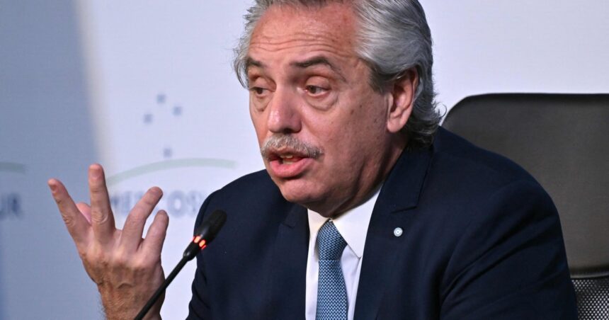 En medio de la polémica por los negociados con los seguros, Alberto Fernández se fue a México En medio de la polémica por los negociados con los seguros, Alberto Fernández se fue a México