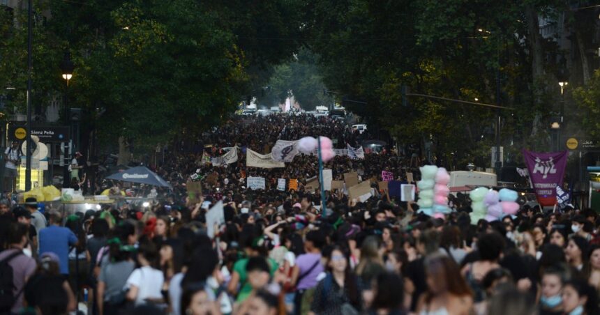 Día de la Mujer 2024: dónde y a qué hora son las marchas por el 8M Día de la Mujer 2024: dónde y a qué hora son las marchas por el 8M