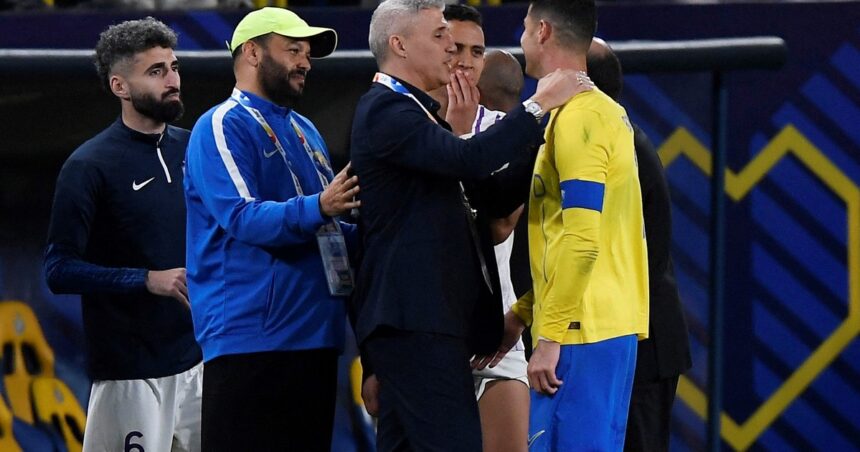 Hernán Crespo fue el verdugo de Cristiano Ronaldo en un partidazo por la Champions de Asia Hernán Crespo fue el verdugo de Cristiano Ronaldo en un partidazo por la Champions de Asia