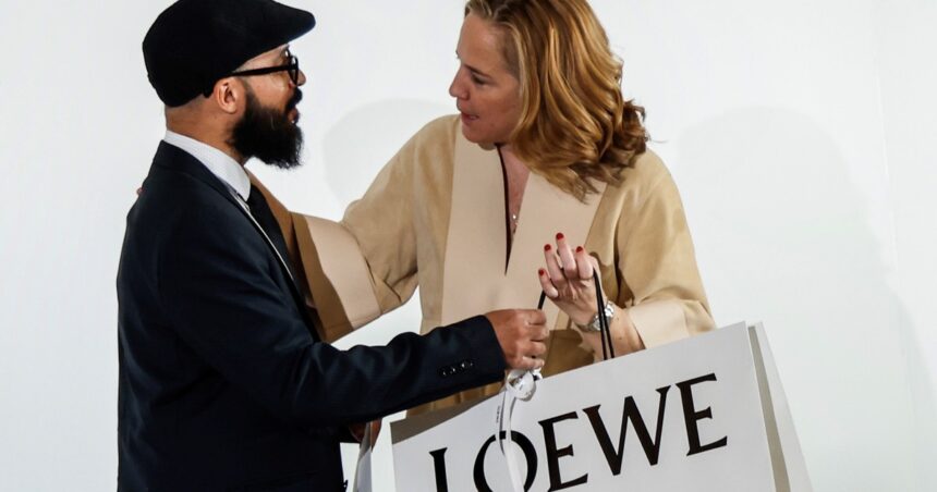 Diego Roel: “El desplazamiento deja una profunda marca en la escritura”