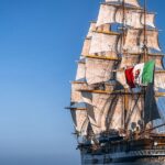 Dos libros y dos muestras para recibir al buque Américo Vespucio