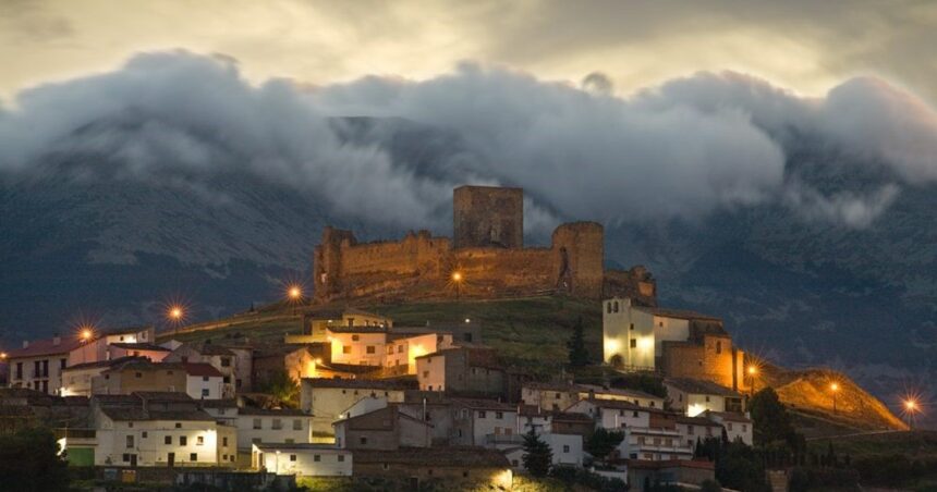 El misterioso pueblo “maldito” de España que fue excomulgado por la Iglesia católica El misterioso pueblo “maldito” de España que fue excomulgado por la Iglesia católica