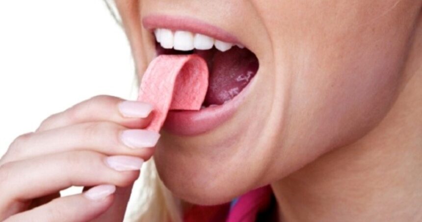 Por qué los chicles sin azúcar dan gases y cómo prevenirlos