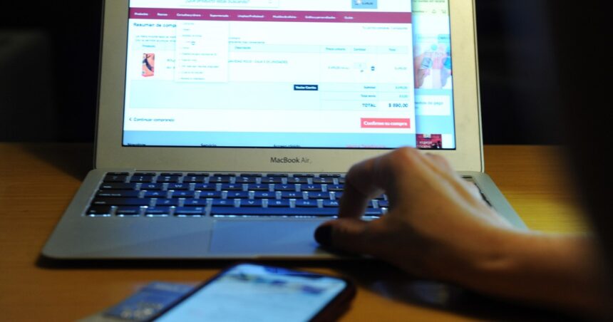 Comercio electrónico: aumentó el número de usuarios pero cayó la facturación