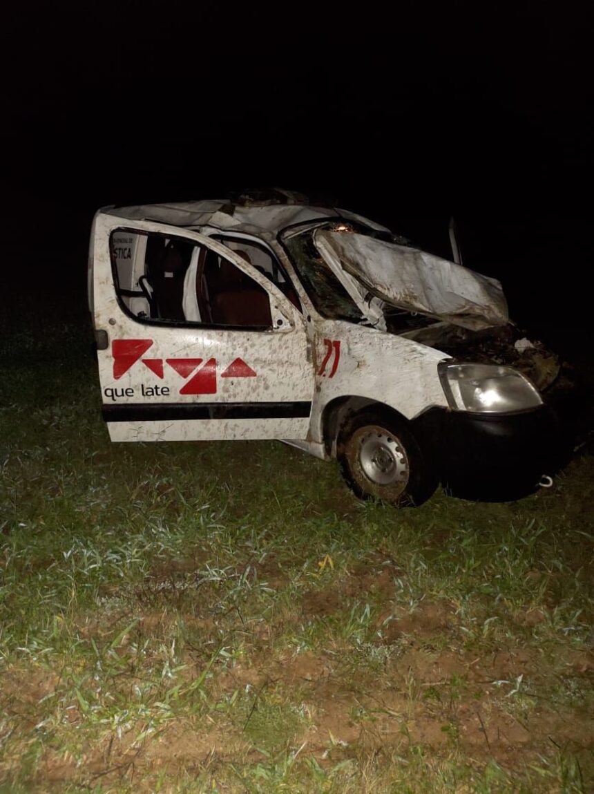 Una camioneta del Ministerio de Salud volcó camino a Santiago del Estero