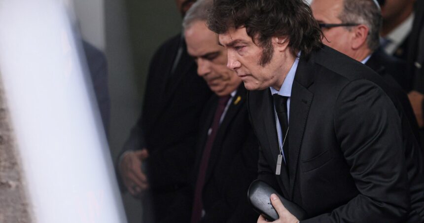 Milei apuesta a un acuerdo con el peronismo para asegurar la llegada del juez Lijo a la Corte Milei apuesta a un acuerdo con el peronismo para asegurar la llegada del juez Lijo a la Corte
