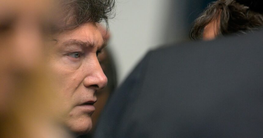 Una nueva encuesta midió a Javier Milei en el Conurbano: alerta por los resultados
