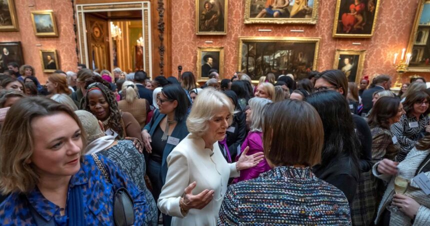 Cómo las mujeres Windsor se convirtieron en escudos humanos Cómo las mujeres Windsor se convirtieron en escudos humanos