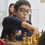 Faustino Oro y un triunfo impactante: le ganó a Magnus Carlsen, el número 1 del mundo del ajedrez