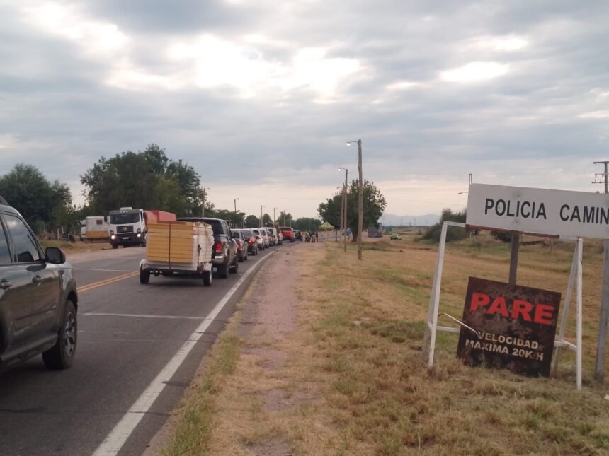 Importante control de tránsito en el puesto caminero de Ruta N°38 rumbo al Señor de la Peña Importante control de tránsito en el puesto caminero de Ruta N°38 rumbo al Señor de la Peña