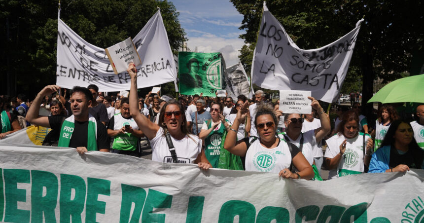 Por decreto, el Gobierno puso un tope: hay plata para pagarles a 11.613 contratados Por decreto, el Gobierno puso un tope: hay plata para pagarles a 11.613 contratados
