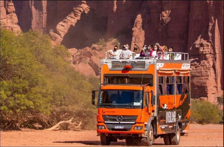 Un choque dentro del Parque Nacional Talampaya dejó cuatro personas heridas Un choque dentro del Parque Nacional Talampaya dejó cuatro personas heridas